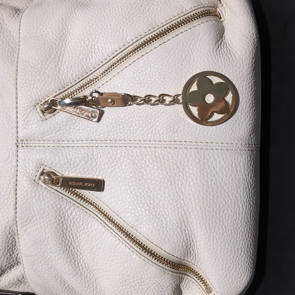 Michael Kors Off-White Textured Leather Bag Size 14+11+6 - Picture 2 of 8